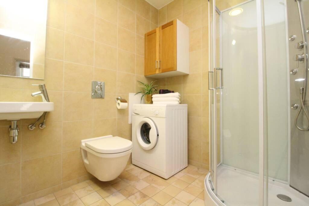 Tallinn City Apartments - Luxury 3 Bedroom, Sauna, Views Exterior foto
